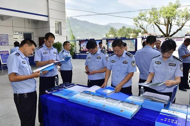 智璟無人機立足70周年國慶大慶， 為漢陰警務(wù)保障工作保駕護(hù)航